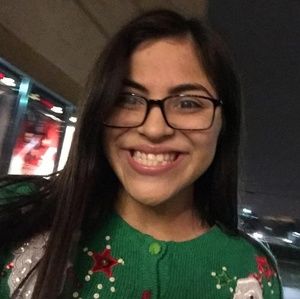 Meet your Posher, Alayza